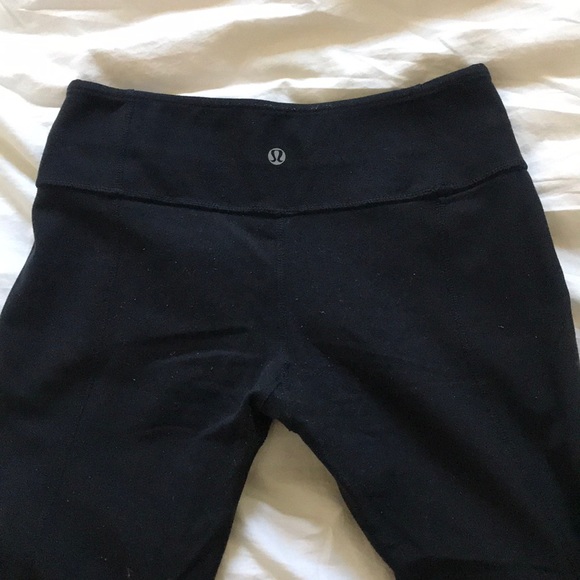 Lululemon Reversible 3/4 Crops - Picture 4 of 4